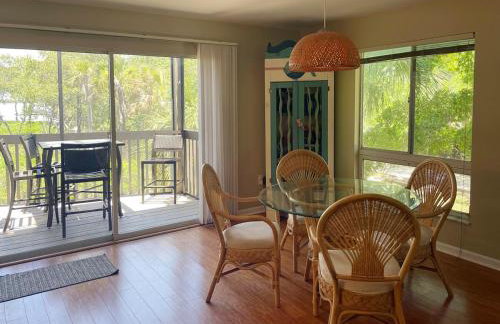 Remote Island Retreat with Private Ferry, Pool, Beach - Foto 18