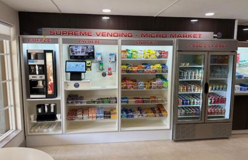 Renovated 2/2 Unit at Yacht Club/Aventura - Foto 35