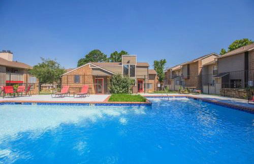 Sports Fan Getaway less than 2mi to AT&T Stadium Pool and Gym! - Foto 22