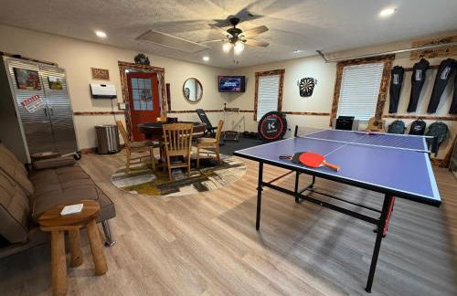 Dahlonega Escape, Wineries, Game Room, Hiking - Photo 2