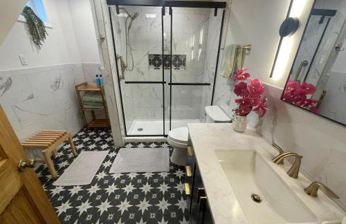 Lakefront Cabin Pvt Beach and Dock - Sunset Marina - Foto 17