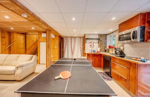 Stunning! Pocono Escape! HotTub Sauna Pool Ski Pet-Friendly Firepit Game Room Fireplace BBQ Lakes Tennis Fishing - Foto 53