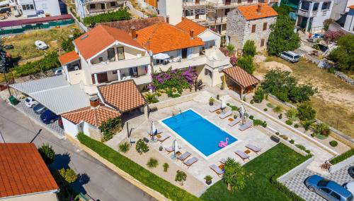 Merita Apartments with Pool - Photo 3