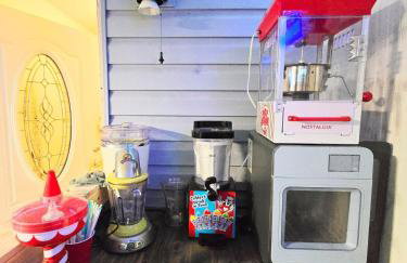 5 Mins from beach and has pool, hot tub, games, pet friendly - Foto 18