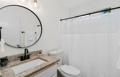 High End Design Home with Pool & Hot Tub Gameroom - Foto 88