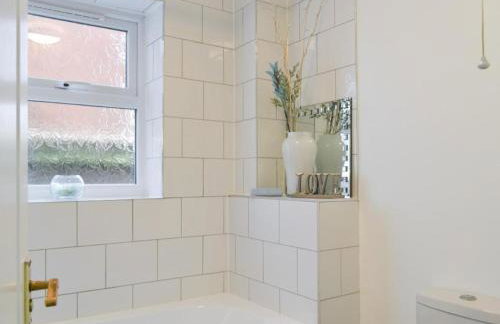 The Sashes - Cozy Apartment - FREE Parking - Ultrafast WIFI - Smart TV - Netflix - sleeps up to 6! Close to Poole Town Center & Sandbanks & Bournemouth - Foto 27