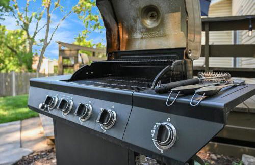 Central Family Oasis with Hot Tub & Fenced Yard - Foto 53