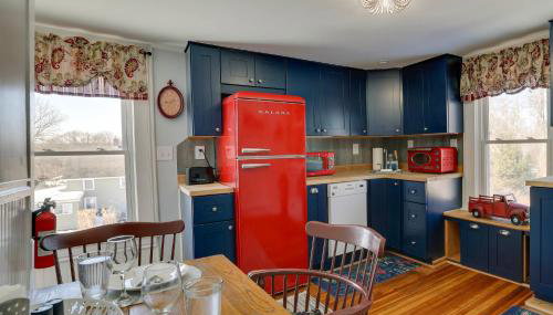 Easy Beach Access! Classic New London Charmer - Foto 2