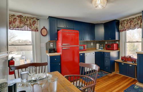 Easy Beach Access! Classic New London Charmer - Foto 2