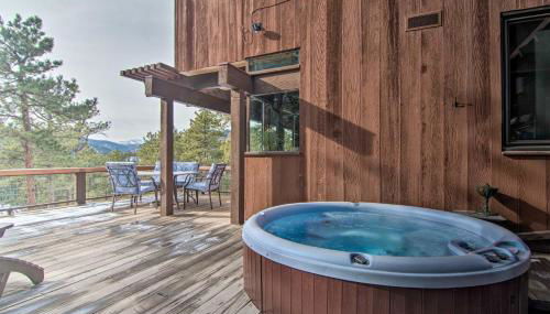 Chic Boulder Mountain Home with Hot Tub and Views - Foto 3