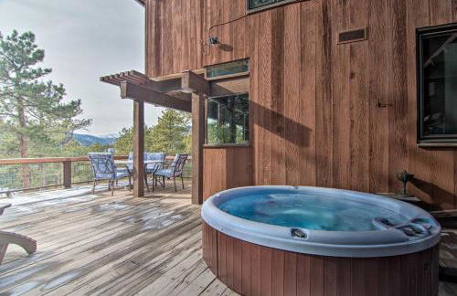 Chic Boulder Mountain Home with Hot Tub and Views - Foto 3