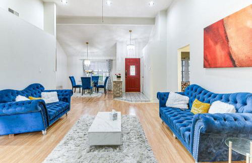 Extended Stay in Sugar Land! Family Home with Yard - Foto 8