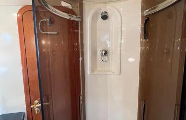 Boat Accommodation Ltd - Foto 21