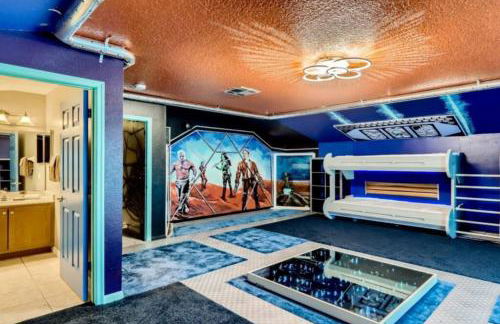 The Marvel Mansion 5BR Pool Home Near Disney World - Foto 26