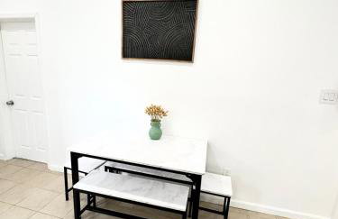 Sleeps 8, Stylish Home, Great Access NYC & EWR - Photo 7