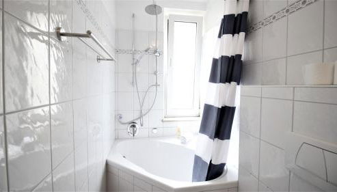 Zentral Wohnen - inkl. privatem Stellplatz - Foto 5, Shower