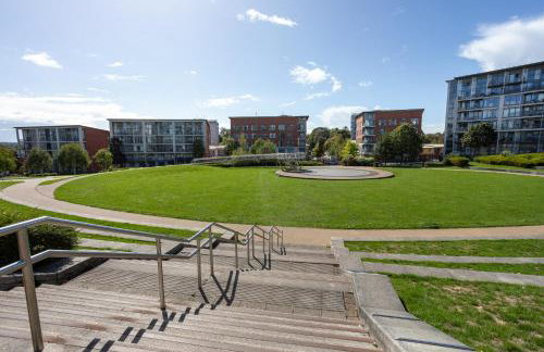 Vista Verde - Luxury City Penthouse 2BR - Sleeps up to 6 - Parking - Photo 61