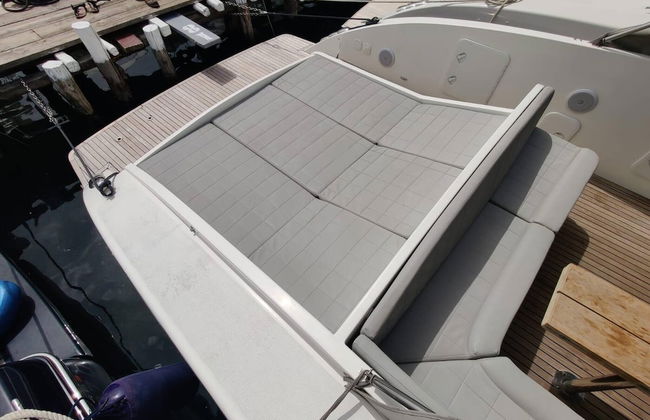 Fall in Love With the Amalfi Coast Charming Boat Rental in Naples - Foto 8