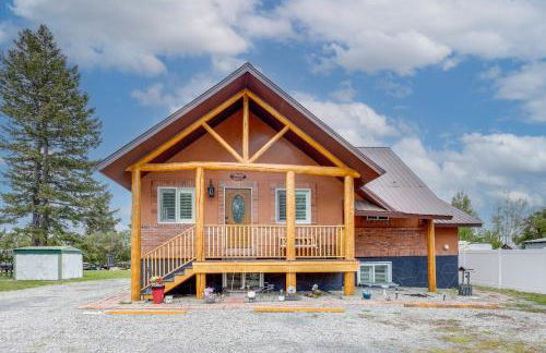 Deck with Hot Tub Ashton Cozy Cub Cabin - Foto 1