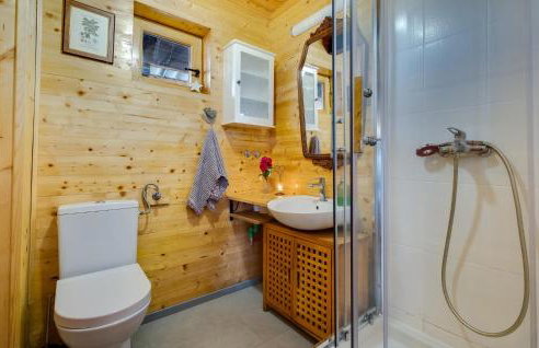 Beautiful Home In Samobor With Kitchen - Photo 35