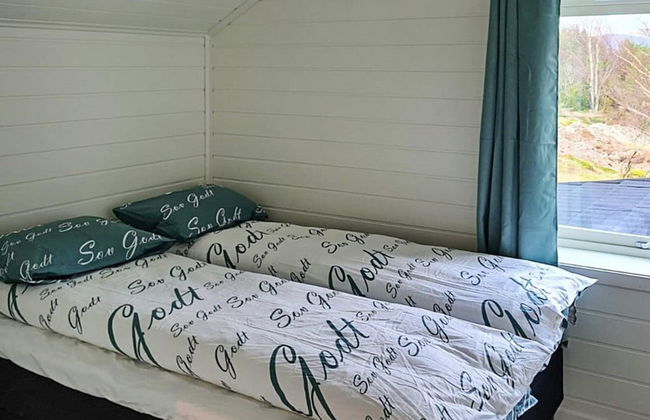 8 Person Holiday Home in Svelgen - Foto 4