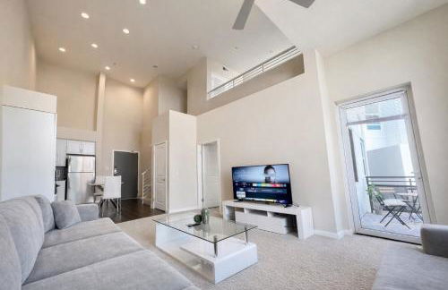 Luxury Residence Loft 3 Beds with Pool and Gym - Photo 1