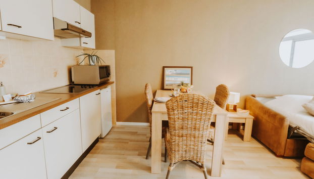 1 bedroom Apartment in Bredene - Photo 3, Kitchen / Dining Room