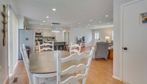 Yard and 15 Boat Slip Waterfront Grove Getaway - Foto 5