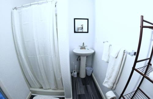 #1 NEW! Couples Getaway Self CheckIn Studio Apt - Photo 15