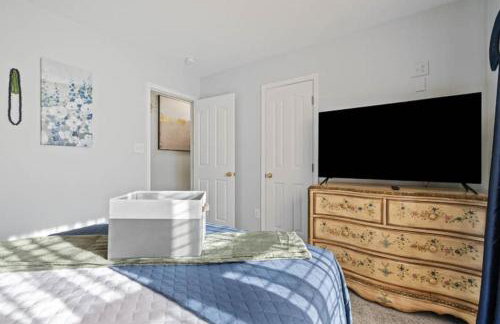 Elegant Retreat Spacious with Outdoor Fireplace - Foto 25