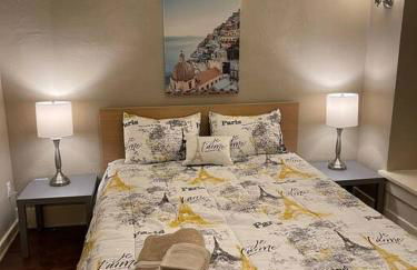 2 King Beds! Fantastic Stylish Bungalow home! - Foto 29