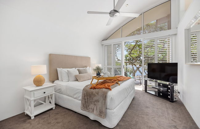 Noosa Outrigger Beach Resort - Photo 3