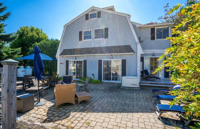 Beachwood Getaway Sleeps 10! - Photo 46