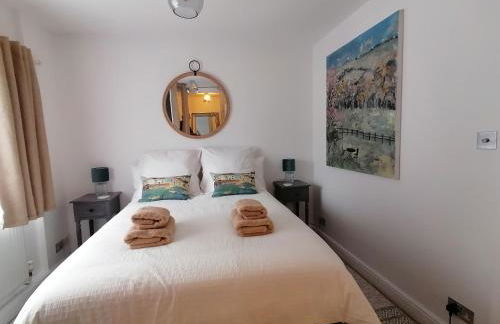 Two Sails Brixham - Spacious modern family seaside home - parking - wood-burner - dog friendly - Photo 22