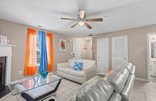 Spectacular Quiet Townhome with Modern Comfort - Foto 4