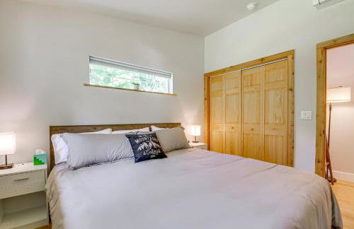 Deck, Hot Tub and Views Sleek Getaway in Index! - Foto 13