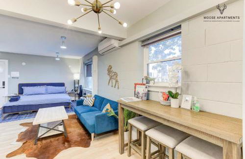 The Moose #7 - Instaworthy Studio with Amazing Views, Free Parking & Heated King Bed - Foto 17