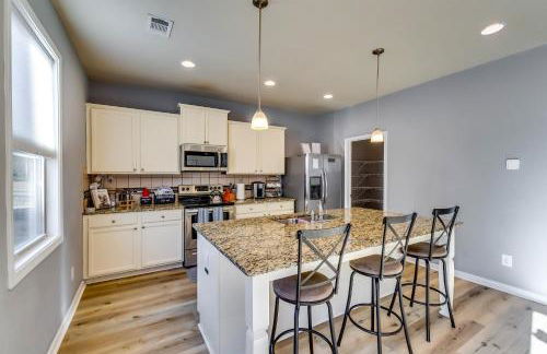 Open Plan Arcade Home with Natural Hardwoods Sleeps 10 - Foto 51