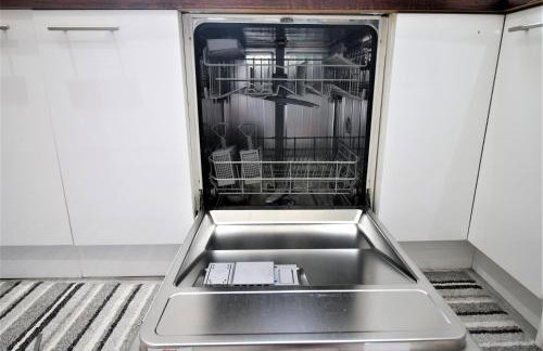 Stylish Loft Apartment by Property Promise - Foto 47