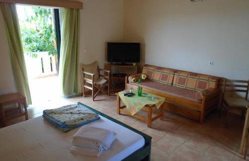 Tompras Village - Photo 11