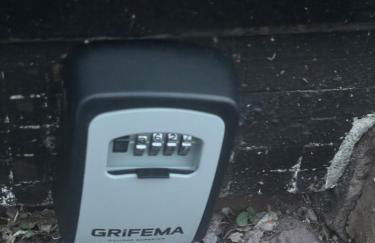 Double bed Quinton ,Studio Fast WiFi,Netflix, No deposit Required - Foto 22