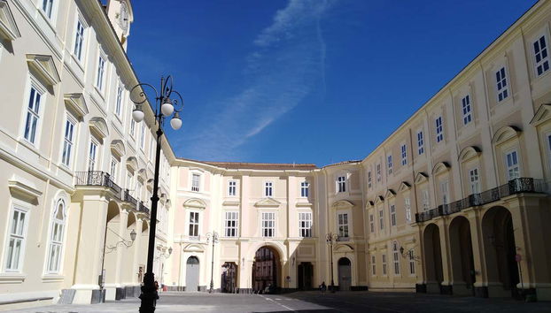 Il cortile interno della Reggia di Portici