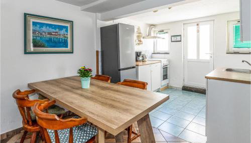 3 Bedroom Amazing Home In Opuzen - Photo 4