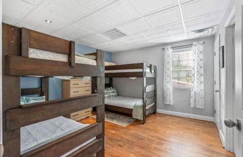 DockTales - Panoramic Views & Private Dock - Foto 33