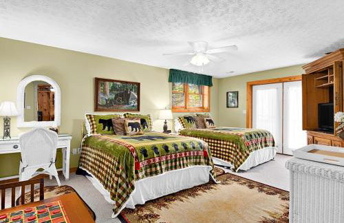 BearHavencabinfun 3 story Log Cabin Mountain View,Hot Tub, sleeps 10 - Foto 41