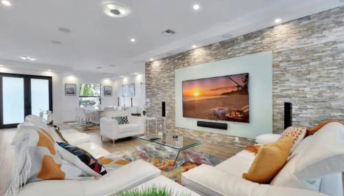 Lynoras Luxe Estate 3 bedroom 3 bath with Modern Design and Heated Pool - Foto 3