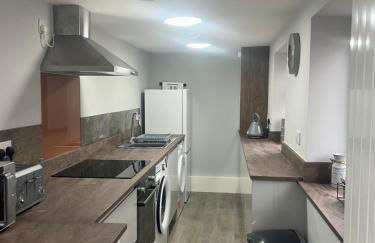 3 bed flat 10 mins to Alton Towers Sleeps 6-8 people - Foto 38