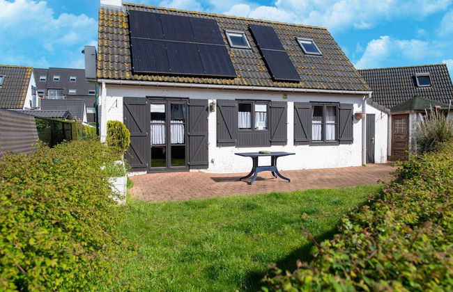 Holiday Home Near Marina With Pool - Photo 1