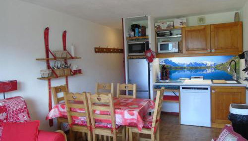 Appartement cosy 2 pièces + cabine, 6 pers., proche télésièges, commerces, avec balcon et équipement complet - FR-1-561-28 - Foto 1