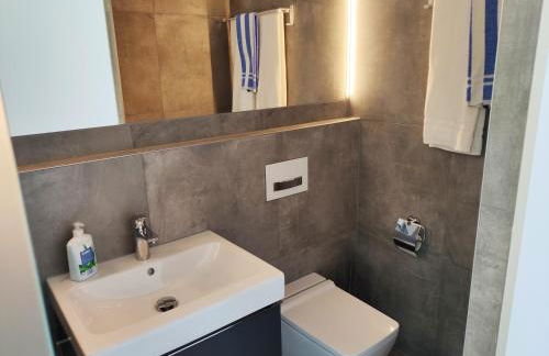 Modern ausgebauter Überseecontainer als Tiny House - Foto 10